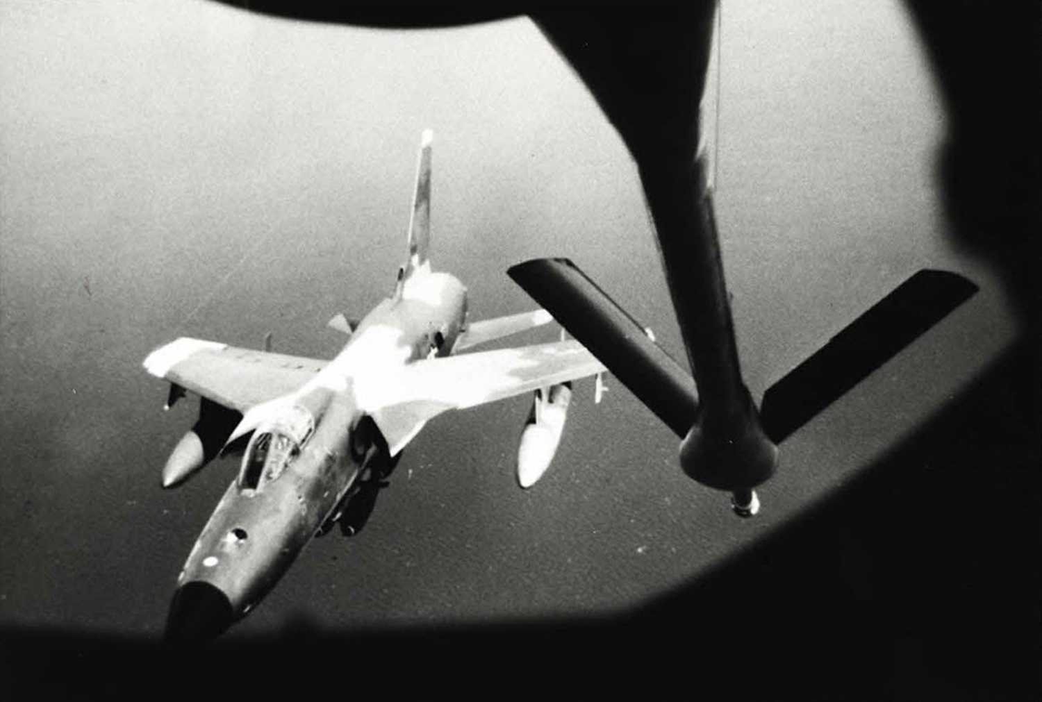 Thud czyli F-105 Thunderchief przed albo po tankowaniu w powietrzu (Zdjęcie: USAF / PD)